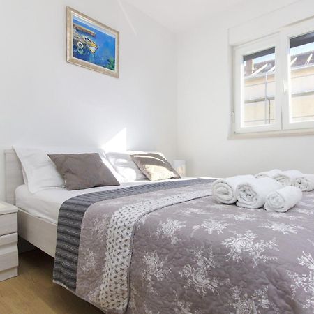 Apartments Luka Vodice Room photo