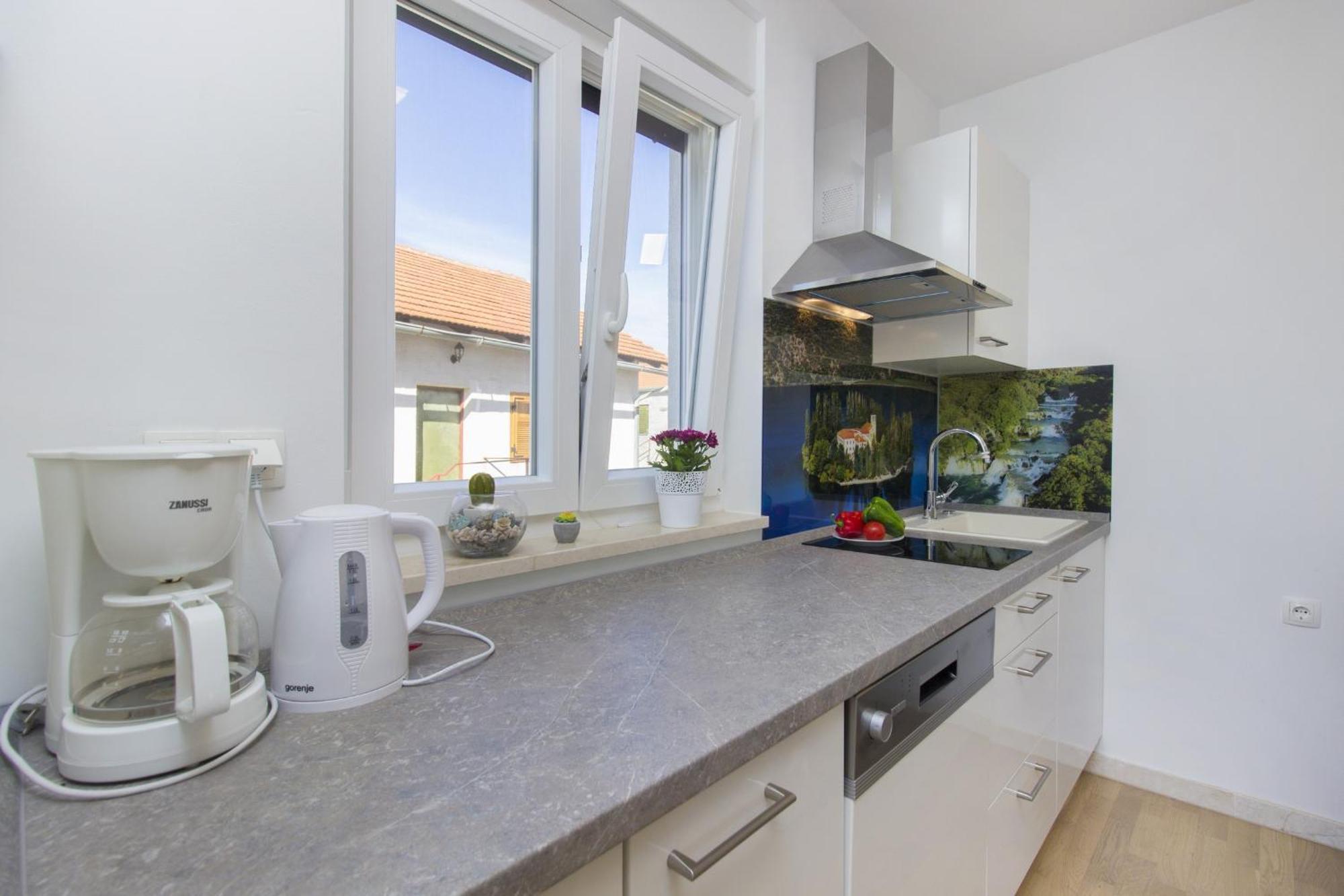 Apartments Luka Vodice Room photo