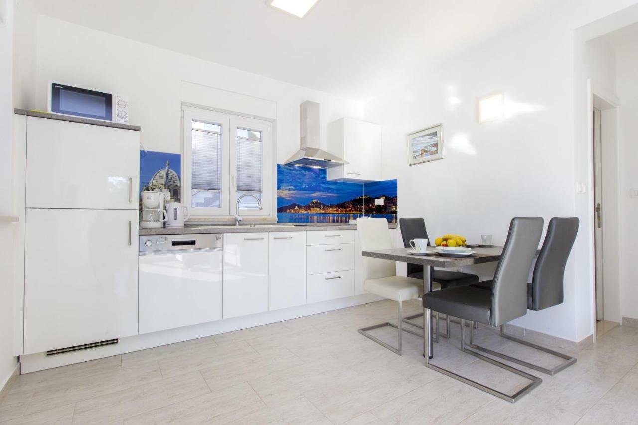 Apartments Luka Vodice Exterior photo